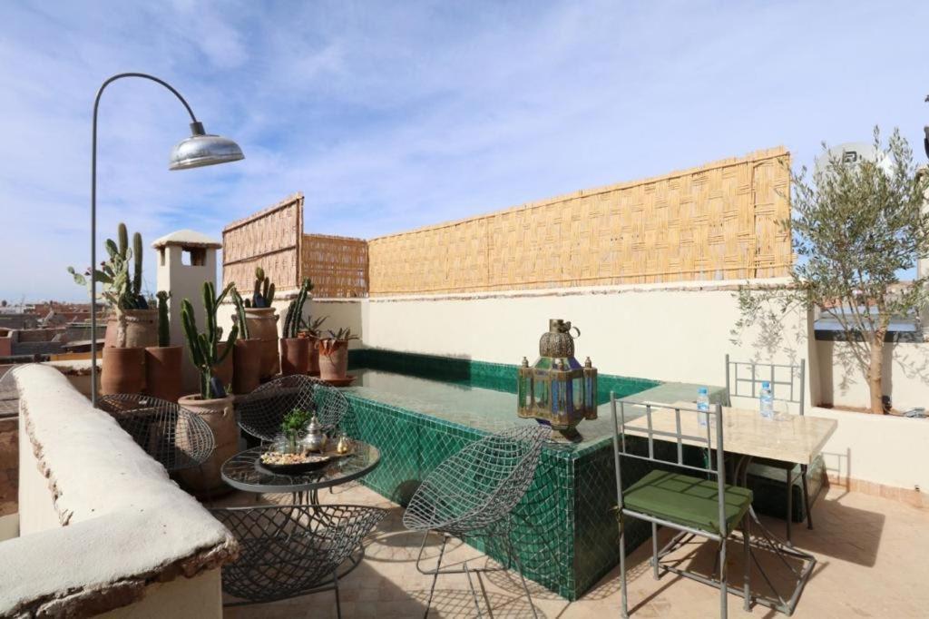 Riad103 chauffée sur le jacuzzi in rooftop&pool SPA Marrakesh Extérieur photo