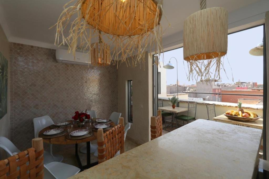 Riad103 chauffée sur le jacuzzi in rooftop&pool SPA Marrakesh Extérieur photo